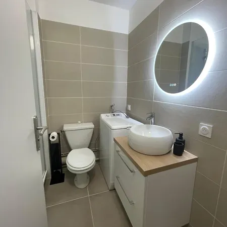 Au Cœur De La Ponétie Apartamento *